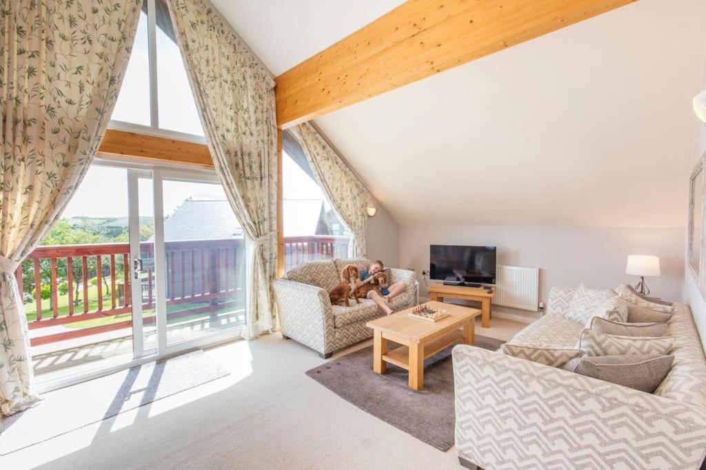 Retallack Resort 4 Bedroom Lodge - Hot Tub For Hire On Request -Pool & Spa Padstow Eksteriør bilde